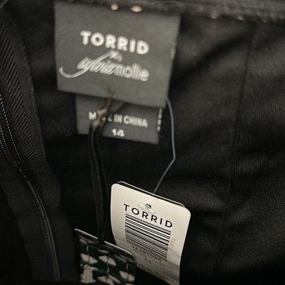 Torrid 14 SYLVIA MOLLIE TRUMPET MIDI SKIRT - PONTE SEQUIN BLACK - Picture 7 of 9